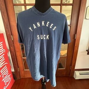 Yankees Suck T Shirt XL